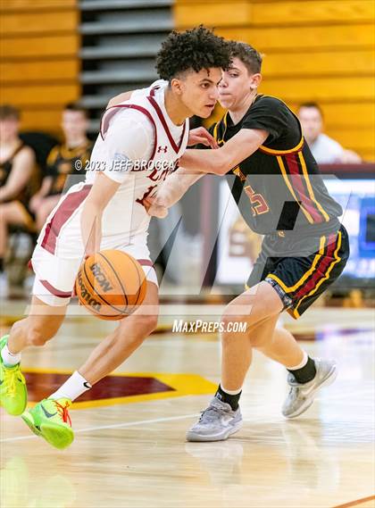 Thumbnail 2 in Clovis West vs. Oaks Christian photogallery.