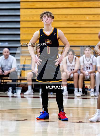 Thumbnail 3 in Clovis West vs. Oaks Christian photogallery.