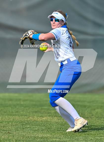 Thumbnail 1 in Fishers vs. Carmel photogallery.