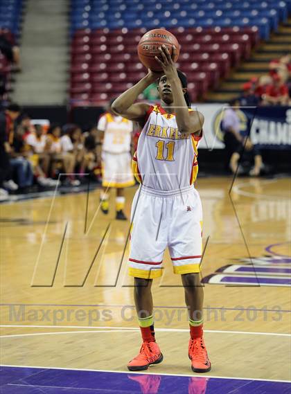 Thumbnail 2 in Berkeley vs Long Beach Poly (CIF State D1 Final) photogallery.