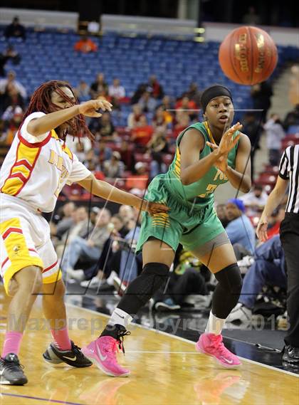 Thumbnail 1 in Berkeley vs Long Beach Poly (CIF State D1 Final) photogallery.