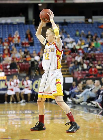 Thumbnail 3 in Berkeley vs Long Beach Poly (CIF State D1 Final) photogallery.
