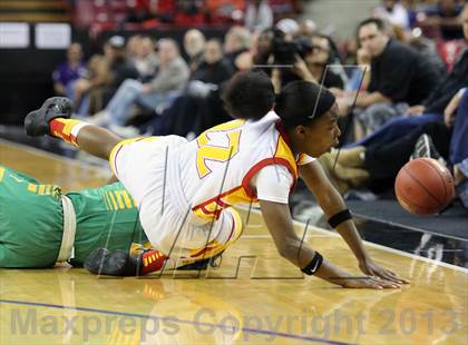 Thumbnail 2 in Berkeley vs Long Beach Poly (CIF State D1 Final) photogallery.