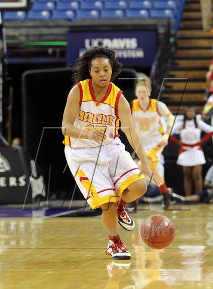 Thumbnail 1 in Berkeley vs Long Beach Poly (CIF State D1 Final) photogallery.