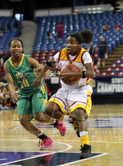 Thumbnail 2 in Berkeley vs Long Beach Poly (CIF State D1 Final) photogallery.