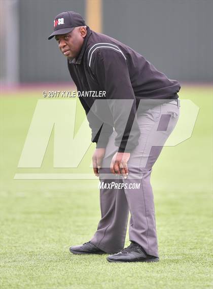 Thumbnail 3 in Iowa Park @ Bowie (Walker Stallcup Tournament) photogallery.