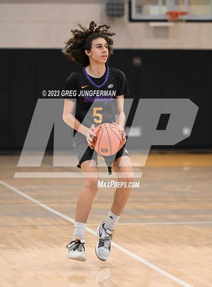 Thumbnail 2 in Oakland Tech vs. Moreau Catholic photogallery.