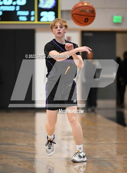 Thumbnail 2 in Oakland Tech vs. Moreau Catholic photogallery.
