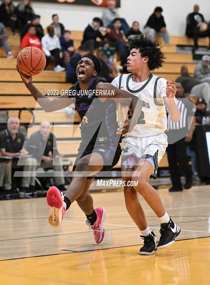 Thumbnail 2 in Oakland Tech vs. Moreau Catholic photogallery.