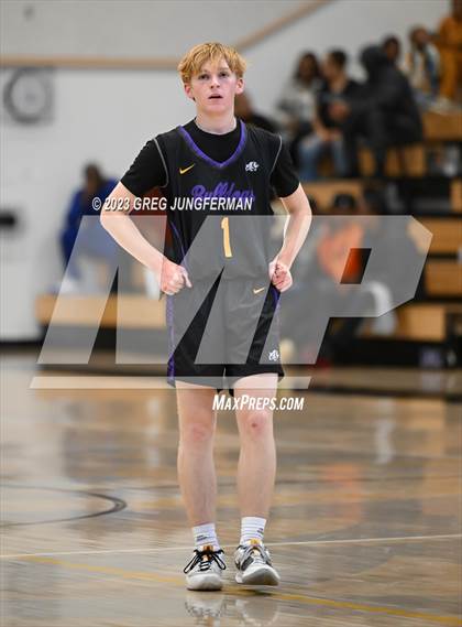 Thumbnail 2 in Oakland Tech vs. Moreau Catholic photogallery.