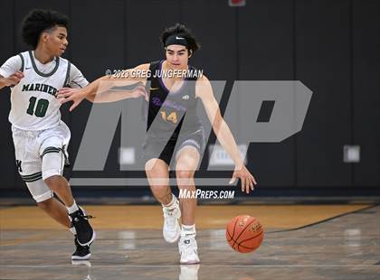 Thumbnail 2 in Oakland Tech vs. Moreau Catholic photogallery.