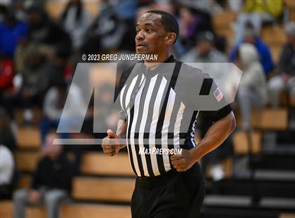 Thumbnail 3 in Oakland Tech vs. Moreau Catholic photogallery.