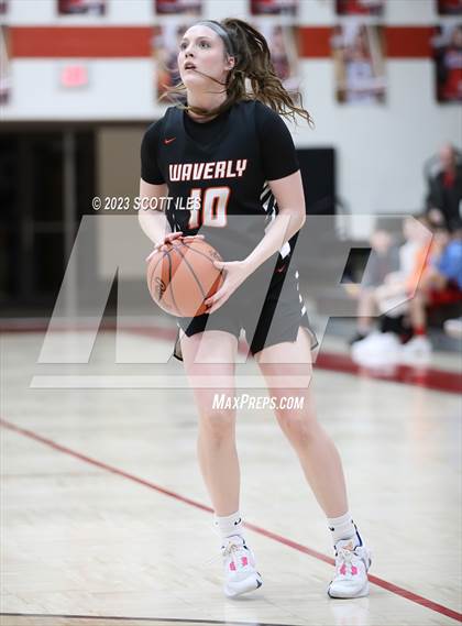 Thumbnail 3 in Waverly vs Circleville (OHSAA D2 Sectional Final) photogallery.