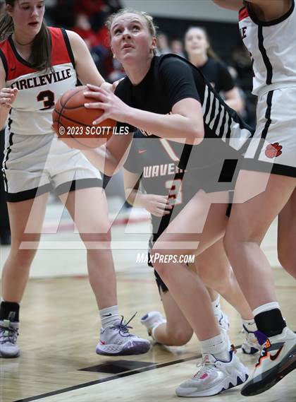 Thumbnail 3 in Waverly vs Circleville (OHSAA D2 Sectional Final) photogallery.