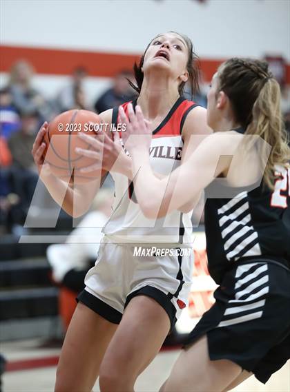 Thumbnail 1 in Waverly vs Circleville (OHSAA D2 Sectional Final) photogallery.