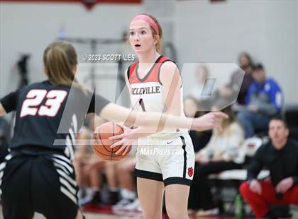 Thumbnail 1 in Waverly vs Circleville (OHSAA D2 Sectional Final) photogallery.