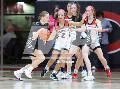 Thumbnail 3 in Waverly vs Circleville (OHSAA D2 Sectional Final) photogallery.