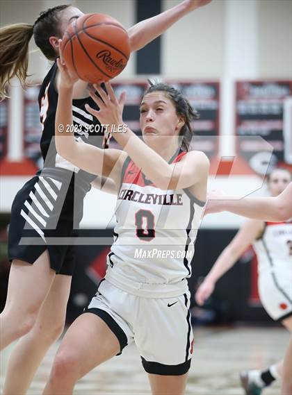Thumbnail 3 in Waverly vs Circleville (OHSAA D2 Sectional Final) photogallery.