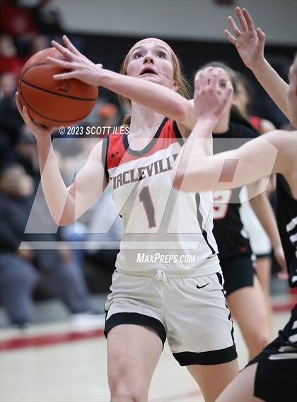 Thumbnail 3 in Waverly vs Circleville (OHSAA D2 Sectional Final) photogallery.