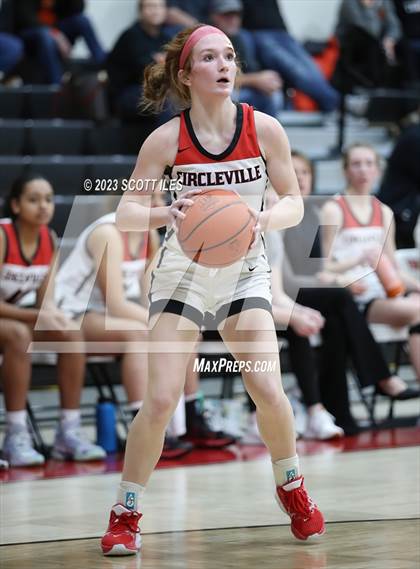 Thumbnail 1 in Waverly vs Circleville (OHSAA D2 Sectional Final) photogallery.