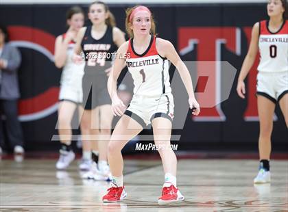 Thumbnail 1 in Waverly vs Circleville (OHSAA D2 Sectional Final) photogallery.