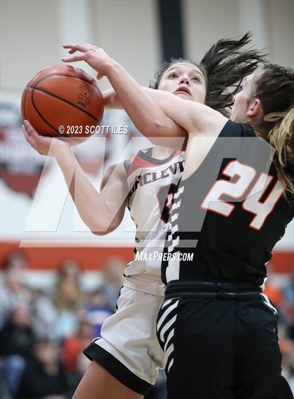 Thumbnail 2 in Waverly vs Circleville (OHSAA D2 Sectional Final) photogallery.