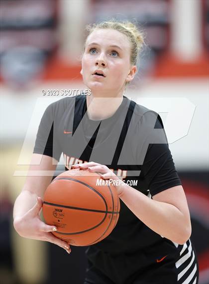 Thumbnail 3 in Waverly vs Circleville (OHSAA D2 Sectional Final) photogallery.