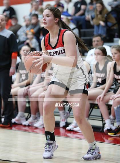 Thumbnail 2 in Waverly vs Circleville (OHSAA D2 Sectional Final) photogallery.