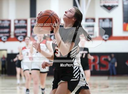 Thumbnail 2 in Waverly vs Circleville (OHSAA D2 Sectional Final) photogallery.