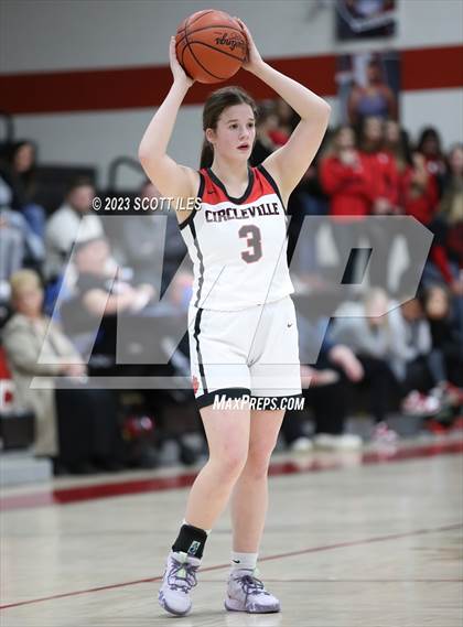 Thumbnail 1 in Waverly vs Circleville (OHSAA D2 Sectional Final) photogallery.