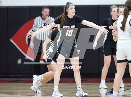 Thumbnail 1 in Waverly vs Circleville (OHSAA D2 Sectional Final) photogallery.