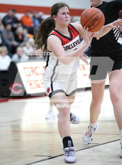 Thumbnail 2 in Waverly vs Circleville (OHSAA D2 Sectional Final) photogallery.