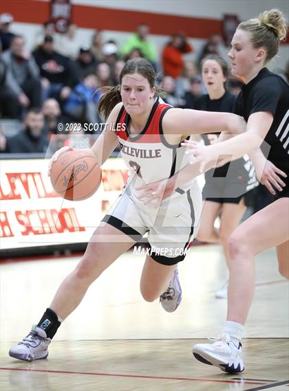 Thumbnail 3 in Waverly vs Circleville (OHSAA D2 Sectional Final) photogallery.
