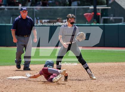 Thumbnail 2 in Hallettsville vs. Grandview (UIL 3A Softball Semifinal) photogallery.