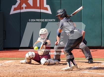 Thumbnail 2 in Hallettsville vs. Grandview (UIL 3A Softball Semifinal) photogallery.
