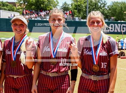 Thumbnail 2 in Hallettsville vs. Grandview (UIL 3A Softball Semifinal) photogallery.
