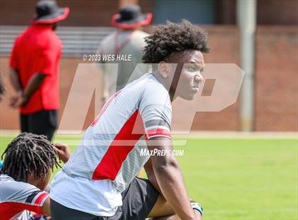 Thumbnail 3 in Melrose vs Center Hill (U of Memphis 7v7) photogallery.
