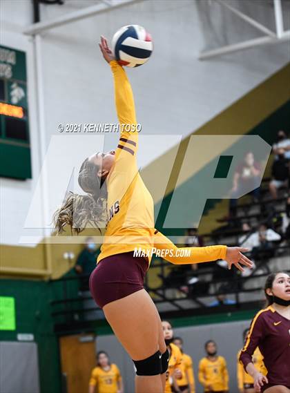 Thumbnail 1 in Harlandale @ McCollum photogallery.