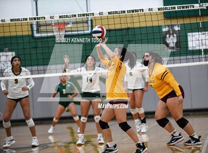 Thumbnail 3 in Harlandale @ McCollum photogallery.