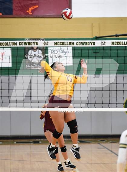 Thumbnail 3 in Harlandale @ McCollum photogallery.