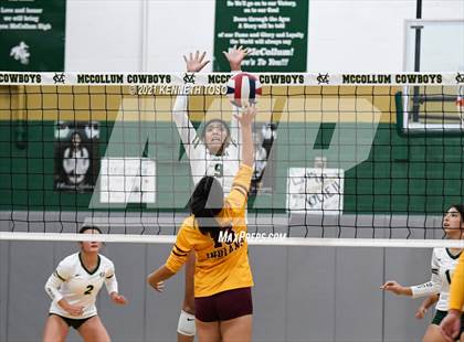 Thumbnail 3 in Harlandale @ McCollum photogallery.