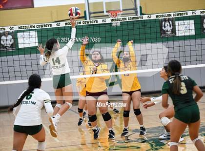 Thumbnail 3 in Harlandale @ McCollum photogallery.