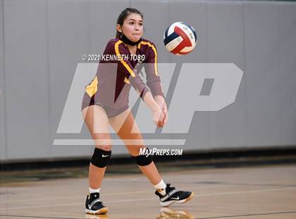 Thumbnail 3 in Harlandale @ McCollum photogallery.