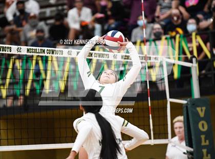 Thumbnail 1 in Harlandale @ McCollum photogallery.