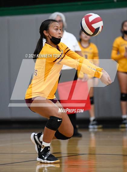 Thumbnail 2 in Harlandale @ McCollum photogallery.