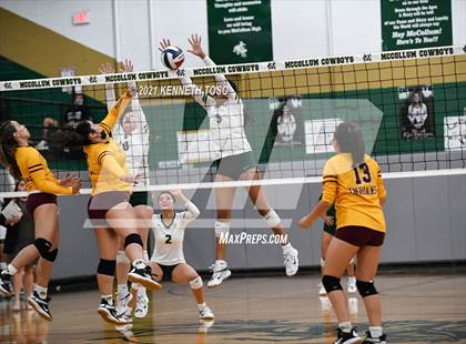 Thumbnail 3 in Harlandale @ McCollum photogallery.