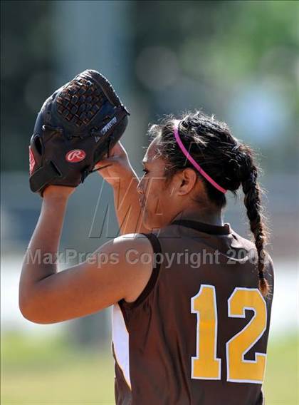 Thumbnail 3 in El Camino vs. El Dorado (Michelle Carew Classic) photogallery.