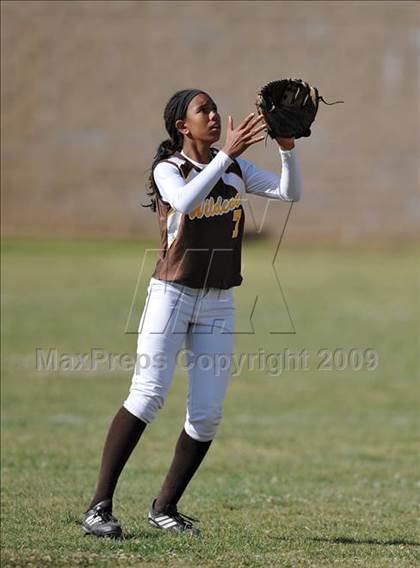 Thumbnail 3 in El Camino vs. El Dorado (Michelle Carew Classic) photogallery.