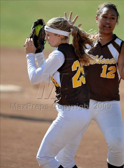 Thumbnail 2 in El Camino vs. El Dorado (Michelle Carew Classic) photogallery.