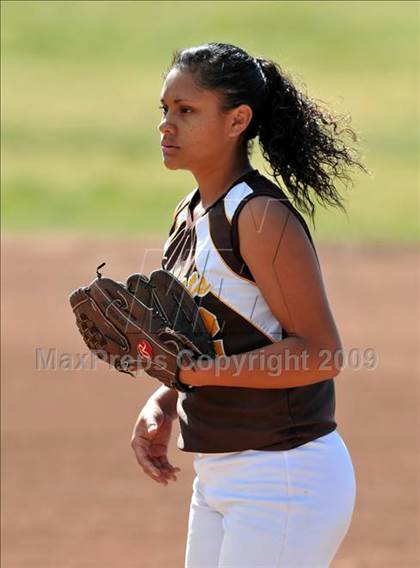 Thumbnail 3 in El Camino vs. El Dorado (Michelle Carew Classic) photogallery.